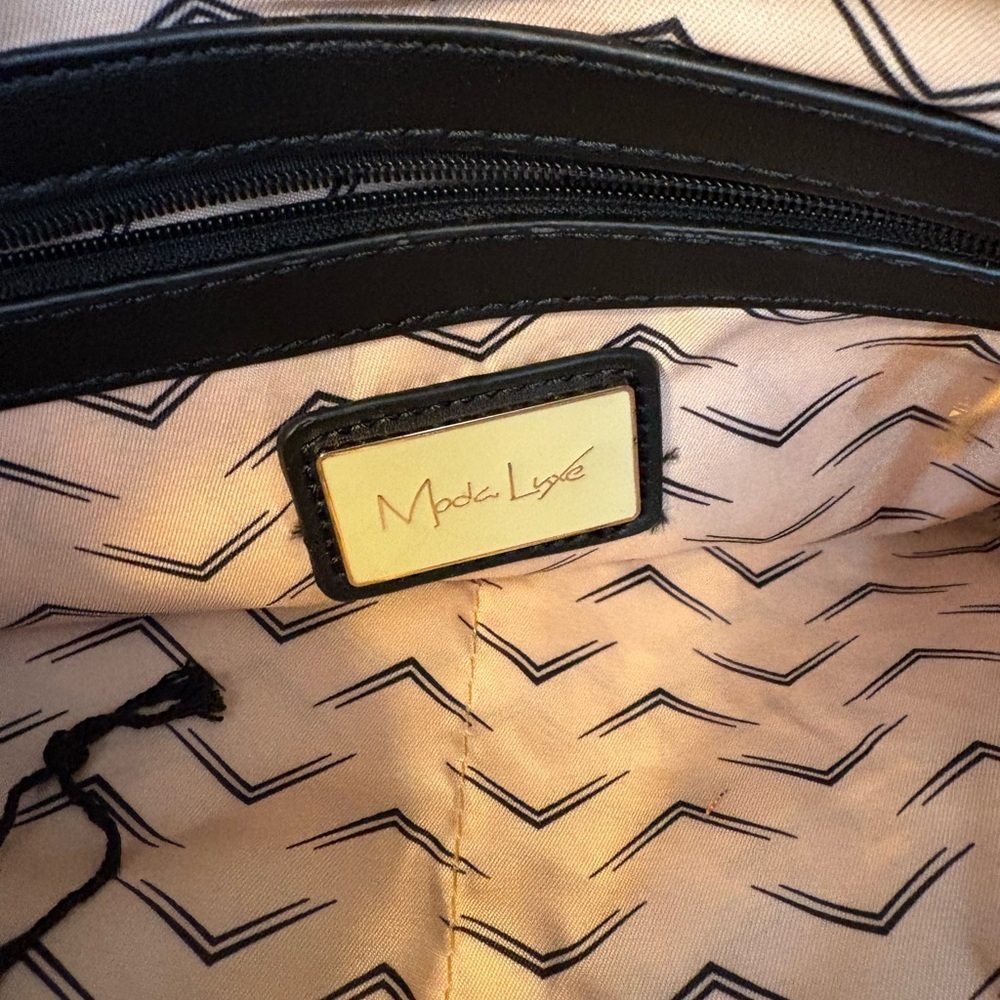Moda Luxe Chevron Patterned backpack - Picture 3 of 6